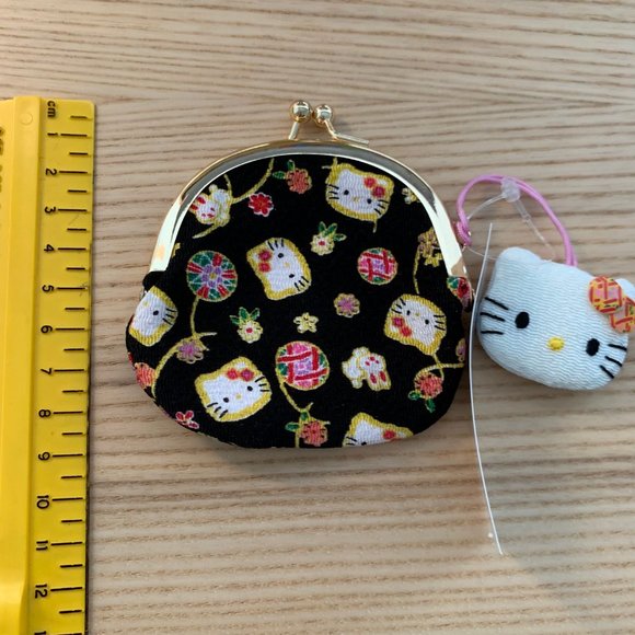 2001 HELLO KITTY COIN POUCH WITH CHARM - Picture 5 of 5